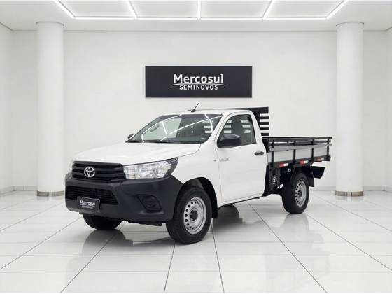 TOYOTA HILUX 2.8 D-4D TURBO DIESEL CS 4X4 MANUAL